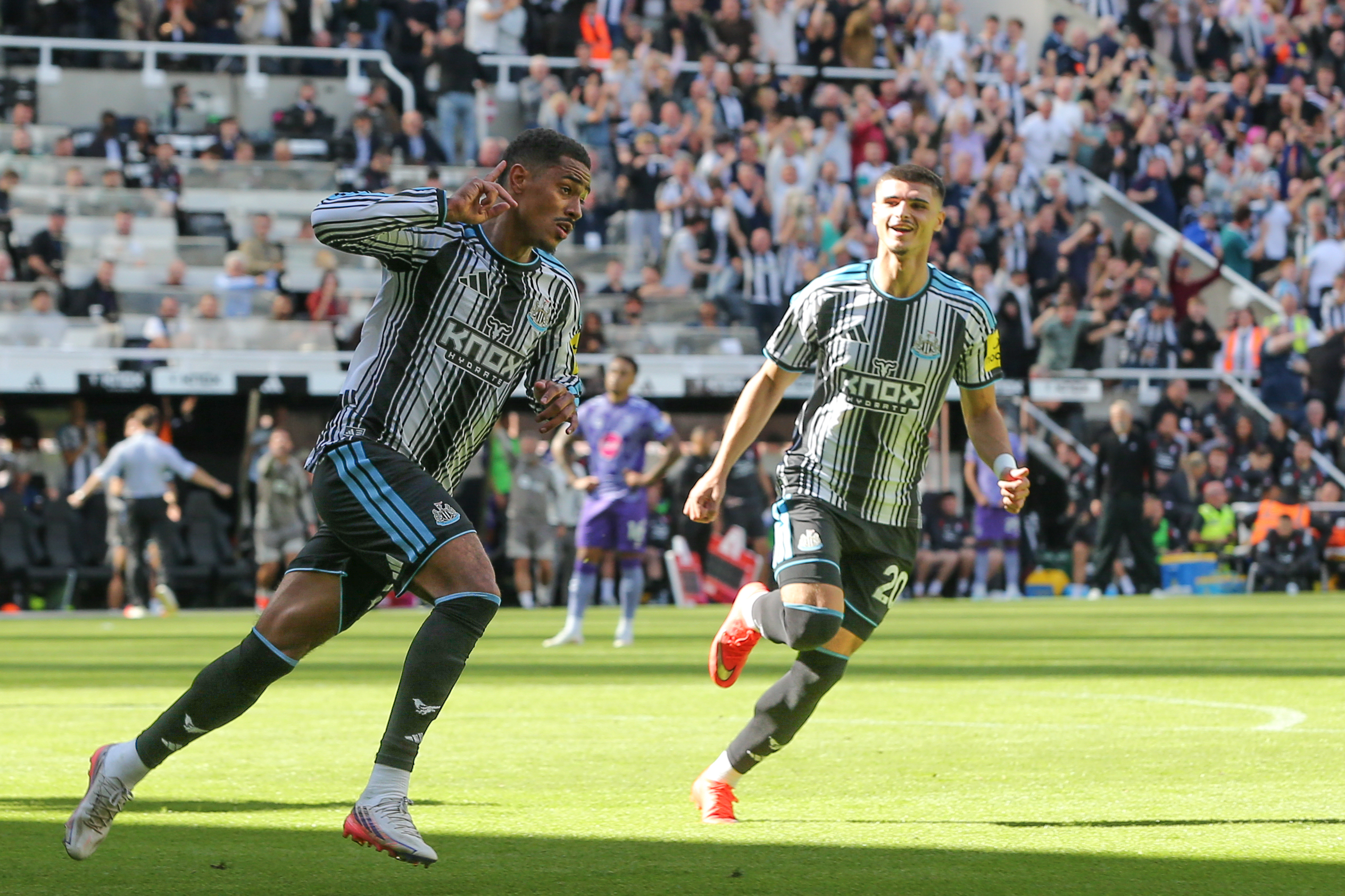 Jacob Ramsey of Newcastle United celebrates his second goal during the Premier League match between Newcastle United and Bournemouth at St. James's Park in Newcastle, on September 5, 2026. (Photo by Michael Driver/MI News/NurPhoto via Getty Images)